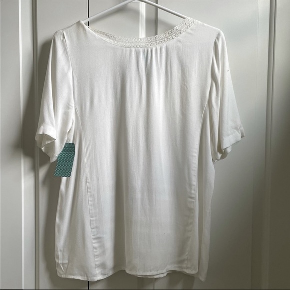 NWT White Blouse - Picture 2 of 6